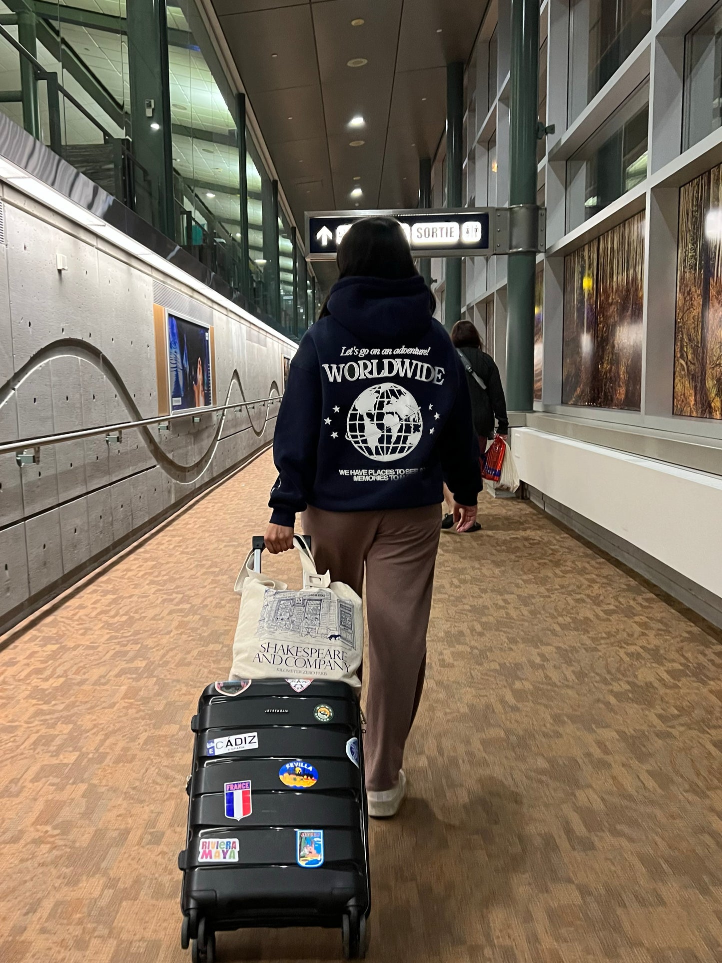 Travel The World Hoodie - Dark Blue Hoodie